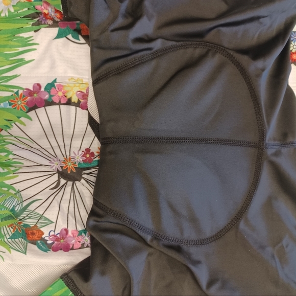Weimostar NWT 2 Piece Cyclist Shorts and Top Size Large - Picture 10 of 11